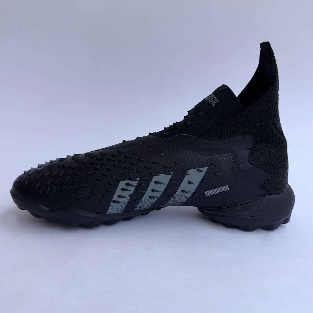 T.Adidas Predator Freak Plus "Black"
