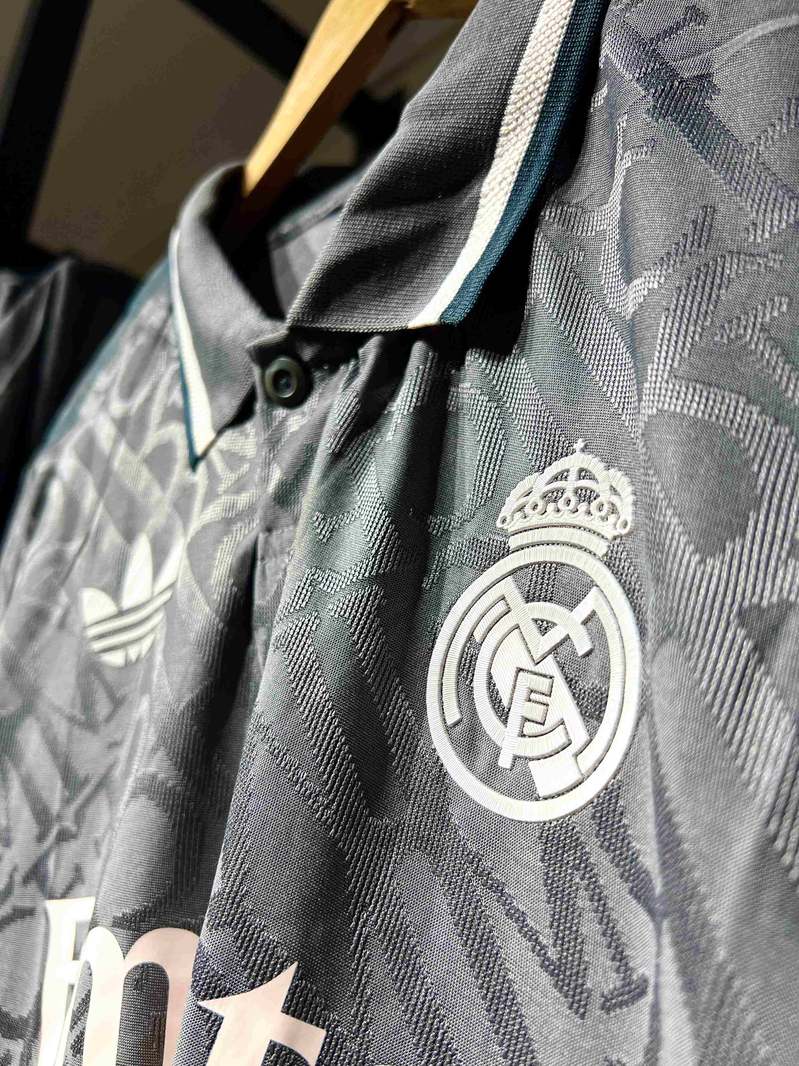 Real-Madrid "Second-Kit"