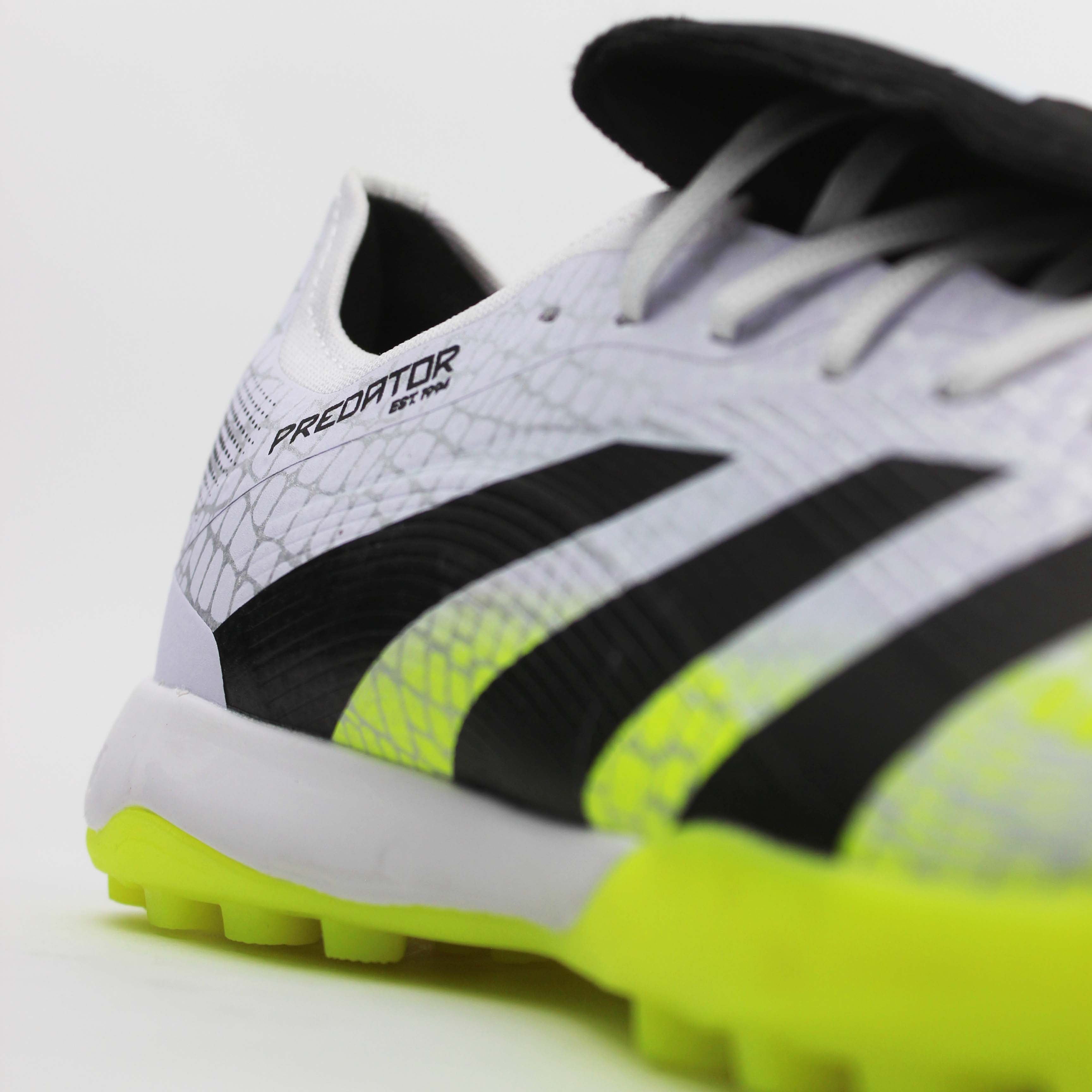 T.Adidas Predator FoldOver Tongue "White-Green"